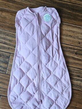 Dreamland Baby Pink Quilted Weighted Swaddle 3-6mo - Zipper Front